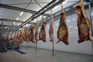 Боровичскому мясокомбинату не хватает мяса для производства колбас