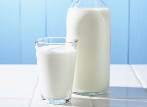 Американская Академия педиатрии требует запретить продажи сырого молока