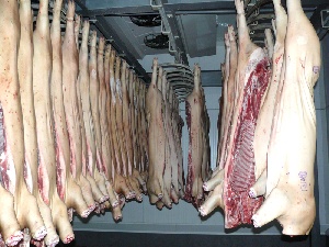 В Крым снова не пропустили 15 тонн свинины с материковой Украины