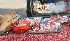 В Омской области сожгли опасную свинину