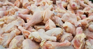 На складах Белоярской птицефабрики нашли две тонны просроченной продукции