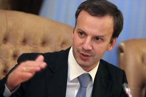 Дворкович выступил против искусственных ограничений госзакупок импортных продуктов