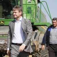 Холдинг Александра Ткачева получил сельхозземли в Крыму