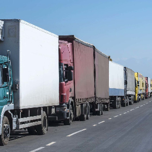 Производители продуктов просят не закрывать въезд в РФ грузовиков из Европы