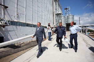 Вице-губернатор Сергей Сидоренко высоко оценил комбикормовый комплекс «Спасского бекона»