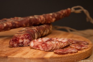 Испанские сыровяленые колбасы приняли российское гражданство