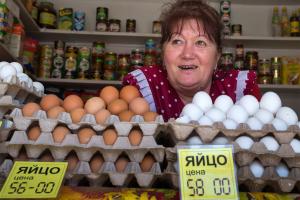 «Яйца ущемляют ваши права». Россиян годами обманывают в магазинах, чтобы остановить рост цен на продукты