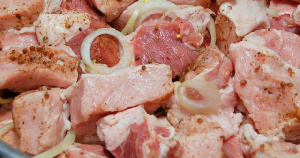 Закрытие гриль-сезона в Центральной России ведет к снижению цен на свинину