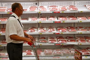 Потребители снижают расходы на мясо и мясную продукцию
