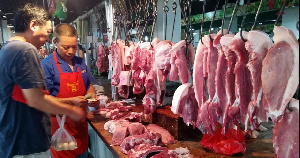 На китайском рынке наблюдается снижение средних оптовых цен на свинину