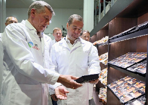 Медведев похвалил ассортимент Курского мясоперерабатывающего завода