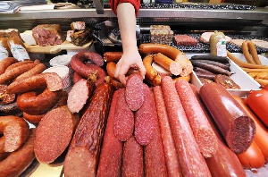 Более 60% колбасы на прилавках Свердловской области – фальсификат