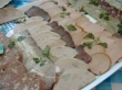 Запрещенную к продаже «домашнюю колбаску» продавали на одном из магаданских рынков