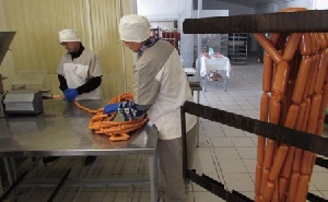 Агрофирма «Залесный» продемонстрировала работу недавно заработавшего колбасного цеха