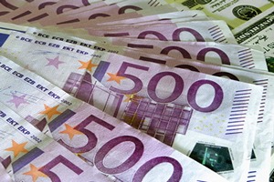 Официальный курс евро упал ниже 59 рублей